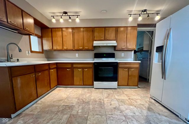 3023 Fairlawn Drive, Columbus, IN 47203