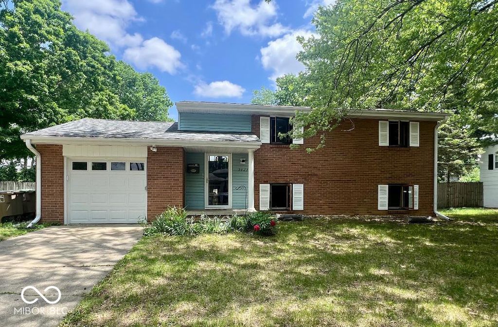 3023 Fairlawn Drive, Columbus, IN 47203