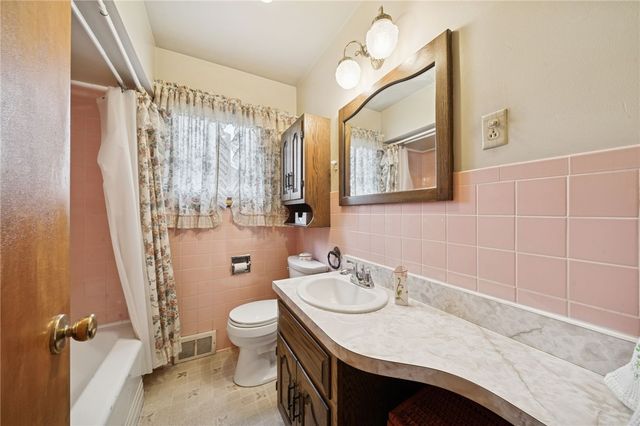 2133 Knox Avenue, Latrobe, PA 15650