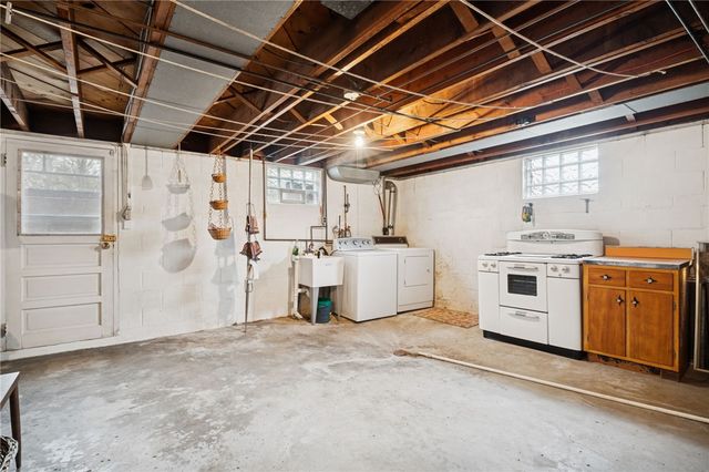 2133 Knox Avenue, Latrobe, PA 15650