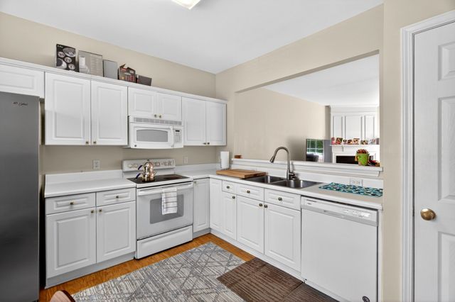 7252 Highway 70 S Apt 503, Nashville, TN 37221