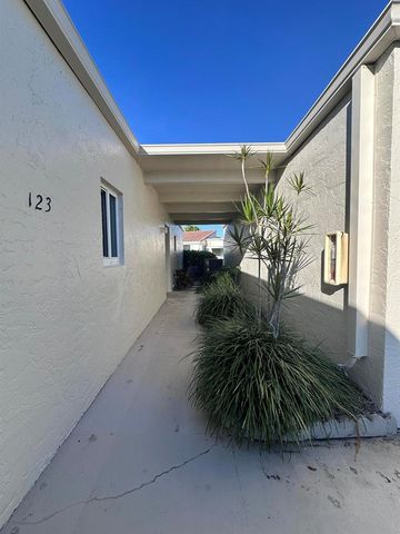 2671 Boundbrook Boulevard 123, West Palm Beach, FL 33406