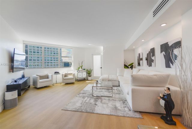 801 Brickell Bay Dr 1962, Miami, FL 33131