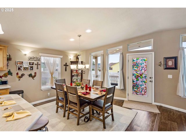 1060 CEDAR Loop, Lakeside, OR 97449