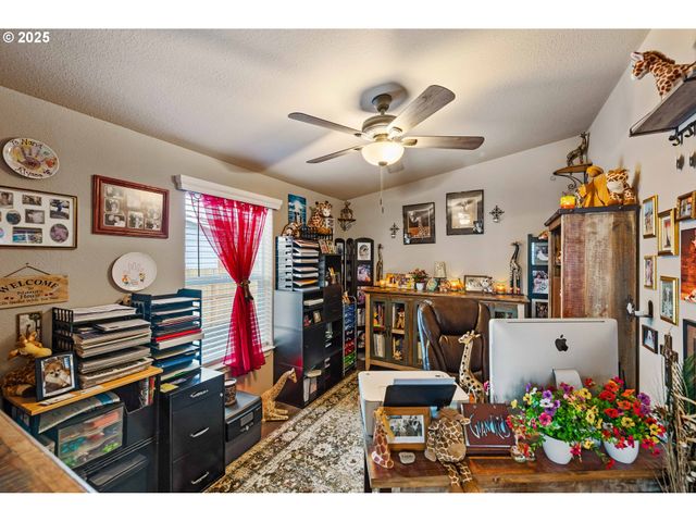 1060 CEDAR Loop, Lakeside, OR 97449