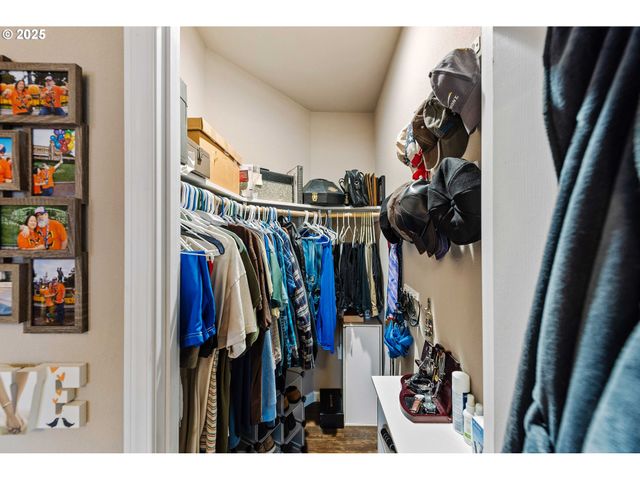 1060 CEDAR Loop, Lakeside, OR 97449