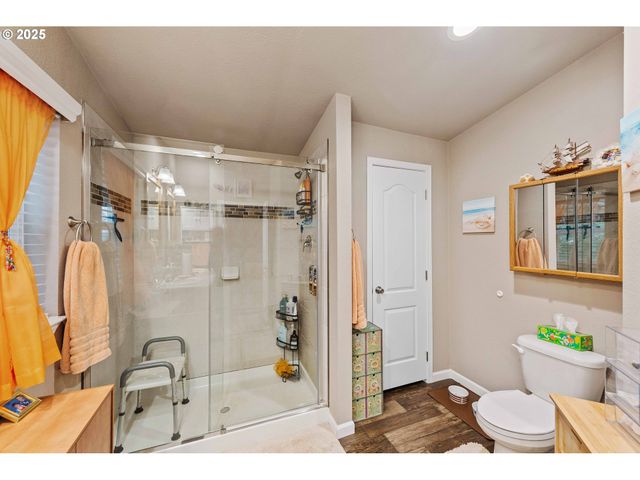 1060 CEDAR Loop, Lakeside, OR 97449