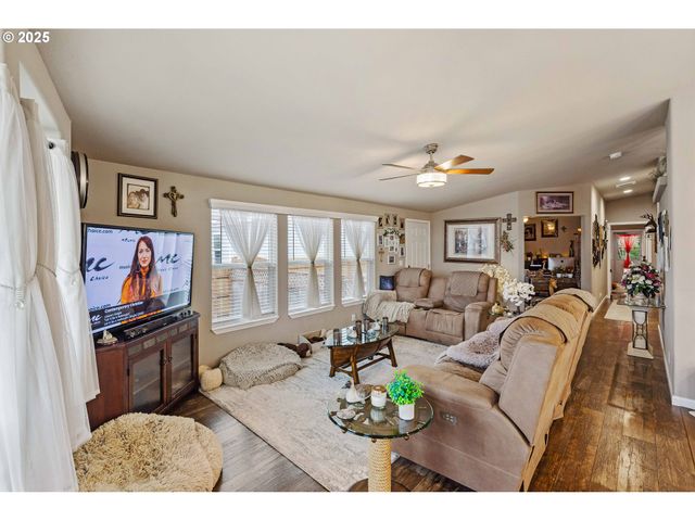 1060 CEDAR Loop, Lakeside, OR 97449