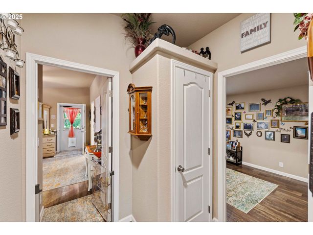 1060 CEDAR Loop, Lakeside, OR 97449