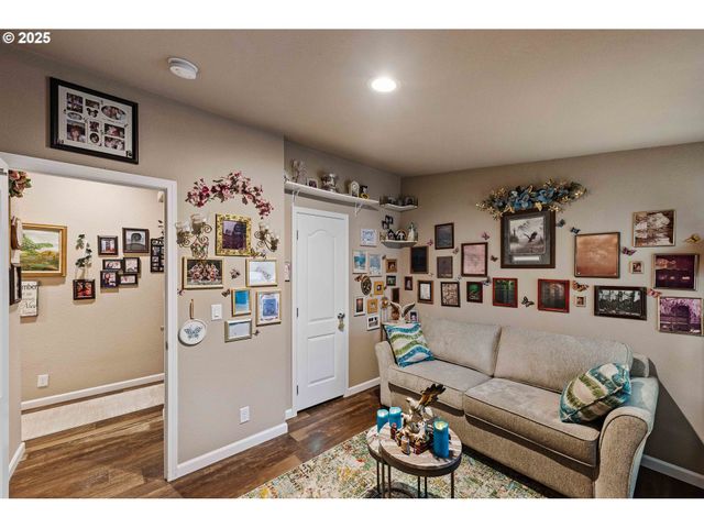 1060 CEDAR Loop, Lakeside, OR 97449