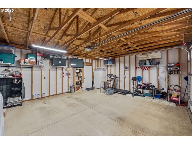 1060 CEDAR Loop, Lakeside, OR 97449
