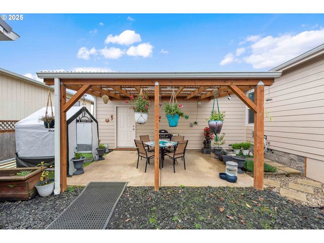 1060 CEDAR Loop, Lakeside, OR 97449