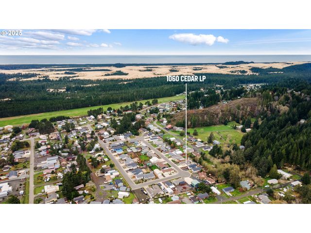 1060 CEDAR Loop, Lakeside, OR 97449
