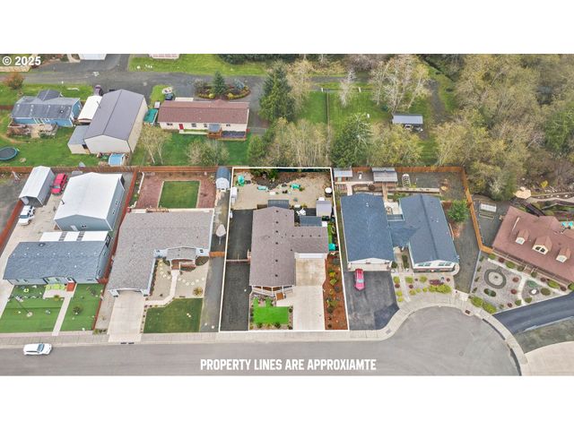 1060 CEDAR Loop, Lakeside, OR 97449