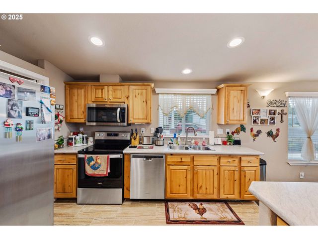 1060 CEDAR Loop, Lakeside, OR 97449