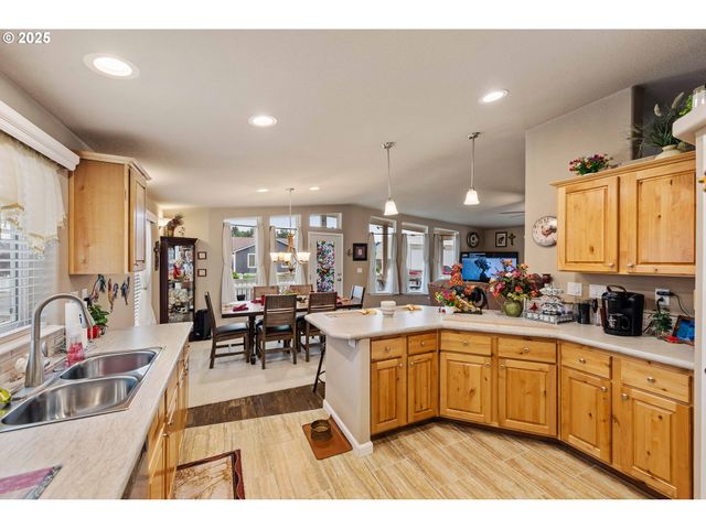 1060 CEDAR Loop, Lakeside, OR 97449