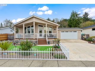 1060 CEDAR Loop, Lakeside, OR 97449