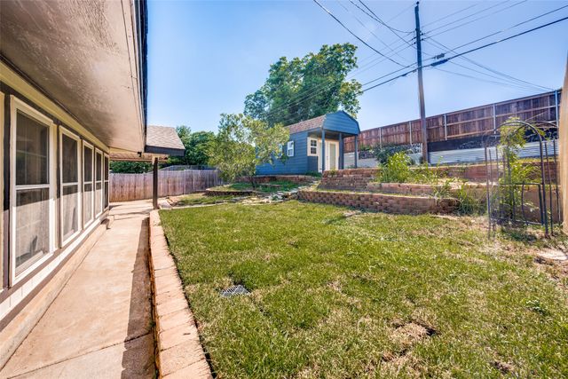321 Holder Drive, Hurst, TX 76053