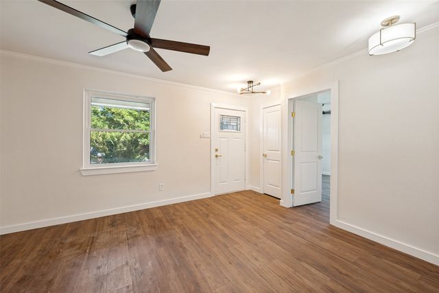 321 Holder Drive, Hurst, TX 76053