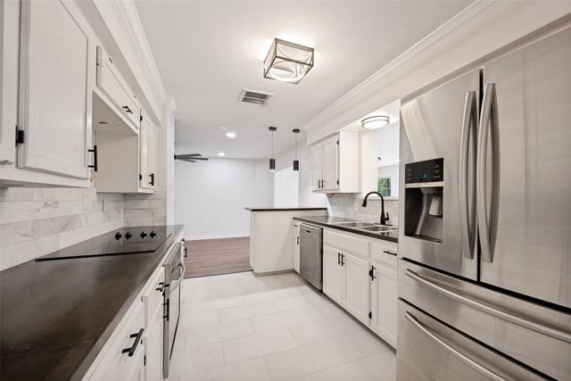 321 Holder Drive, Hurst, TX 76053