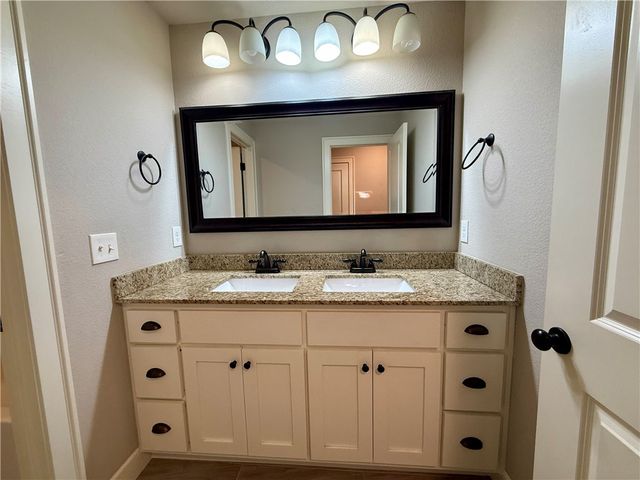 710 Oakley Street, Pea Ridge, AR 72751