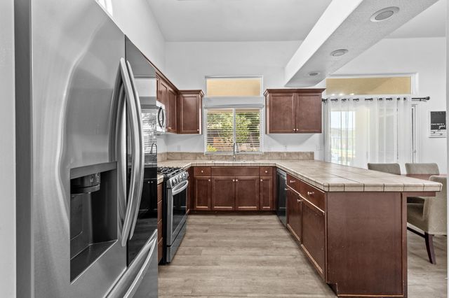 7468 Ensminger Avenue, Visalia, CA 93291