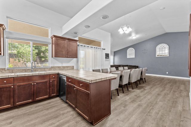 7468 Ensminger Avenue, Visalia, CA 93291