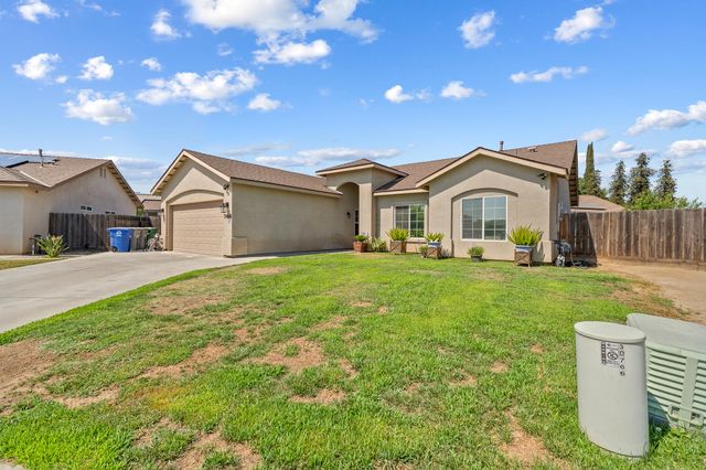 7468 Ensminger Avenue, Visalia, CA 93291