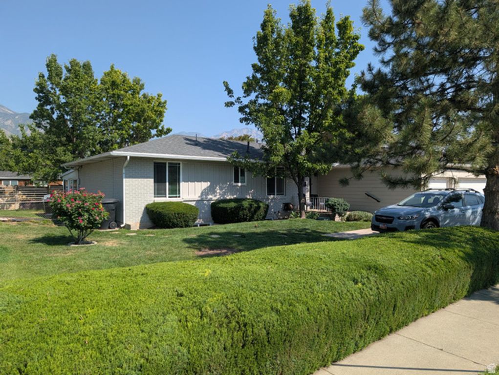 2159 E BENDAMERE CIR, Salt Lake City, UT 84109 — photo 4