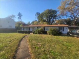 5471 Yadkinville Road, Pfafftown, NC 27040
