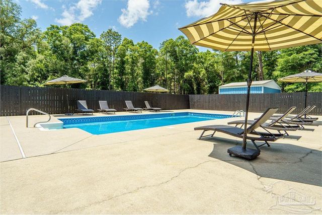 6050 Cheyenne Dr, Milton, FL 32570