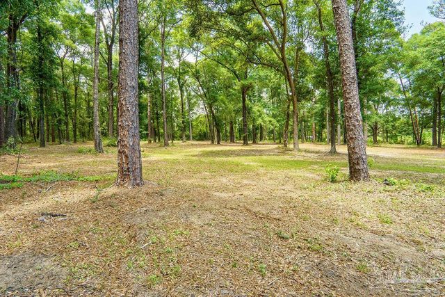 6050 Cheyenne Dr, Milton, FL 32570