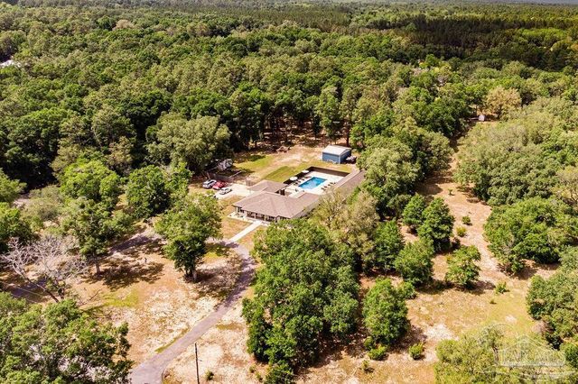 6050 Cheyenne Dr, Milton, FL 32570