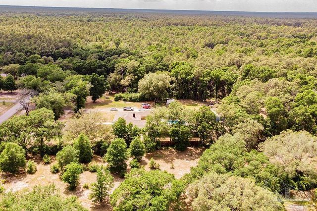 6050 Cheyenne Dr, Milton, FL 32570