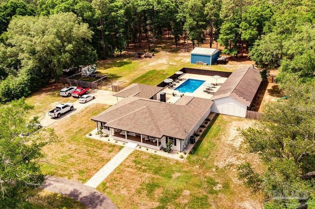 6050 Cheyenne Dr, Milton, FL 32570