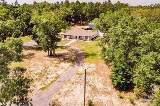 6050 Cheyenne Dr, Milton, FL 32570
