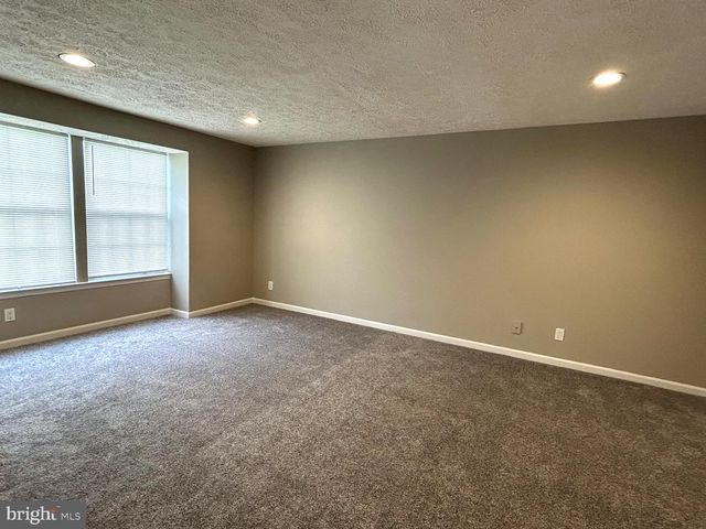 53 KENWOOD DRIVE, Sicklerville, NJ 08081