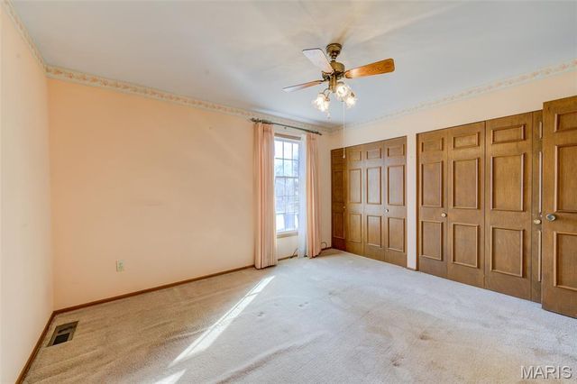 1021 N Duchesne Drive, St Charles, MO 63301