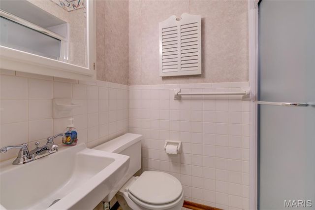 1021 N Duchesne Drive, St Charles, MO 63301