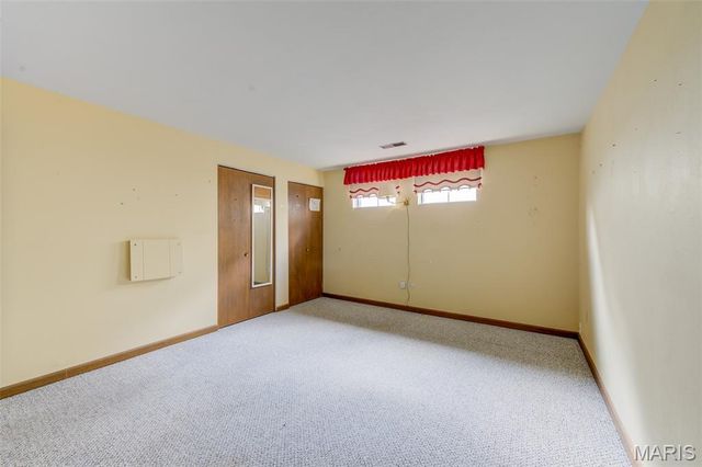 1021 N Duchesne Drive, St Charles, MO 63301