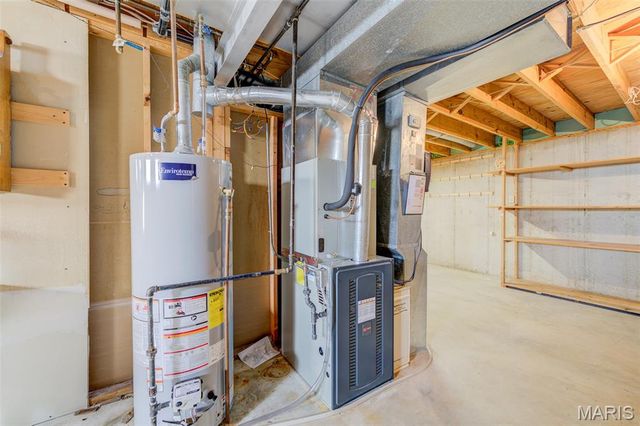 1021 N Duchesne Drive, St Charles, MO 63301