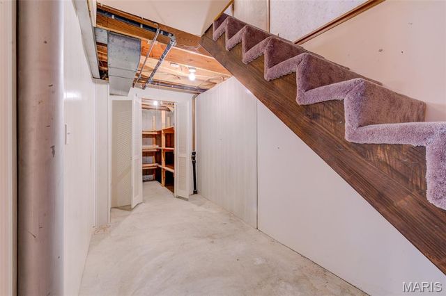 1021 N Duchesne Drive, St Charles, MO 63301