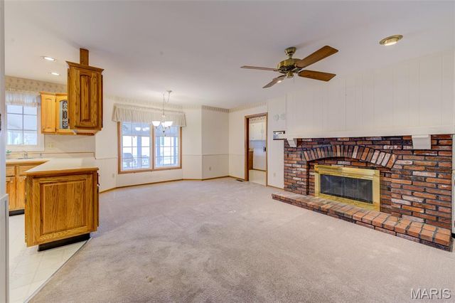 1021 N Duchesne Drive, St Charles, MO 63301