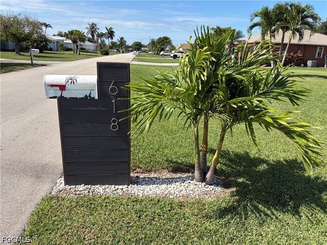 618 SE 11th PL, Cape Coral, FL 33990