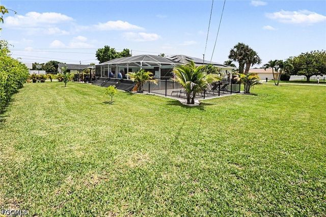 618 SE 11th PL, Cape Coral, FL 33990