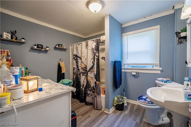 190 E Archwood Avenue, Akron, OH 44301