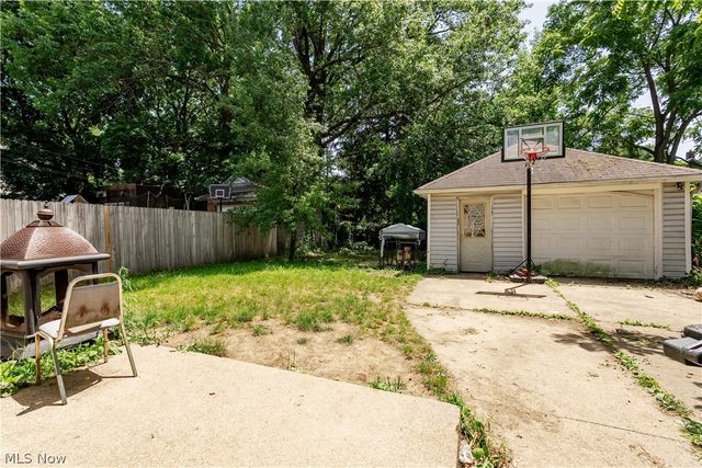 190 E Archwood Avenue, Akron, OH 44301