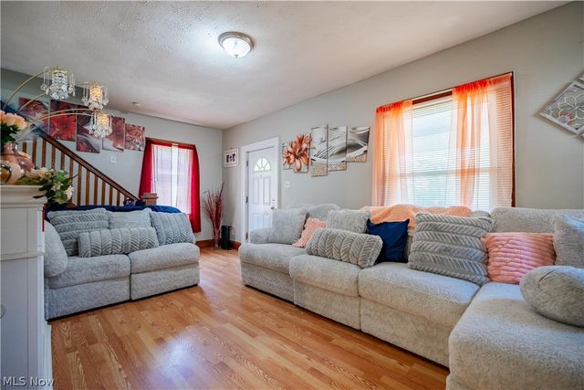 190 E Archwood Avenue, Akron, OH 44301