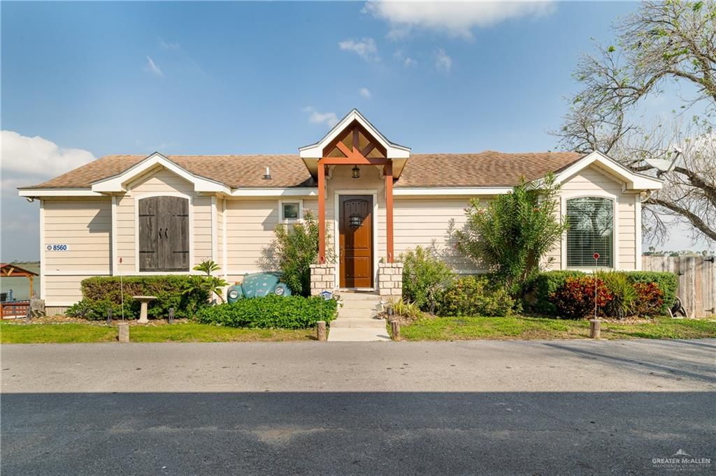 8560 Lago Vista Drive, Edcouch, TX 78538
