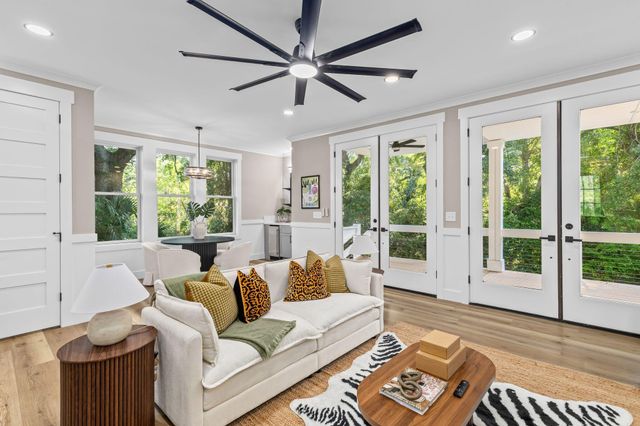 1216 Old Towne Road, Charleston, SC 29407